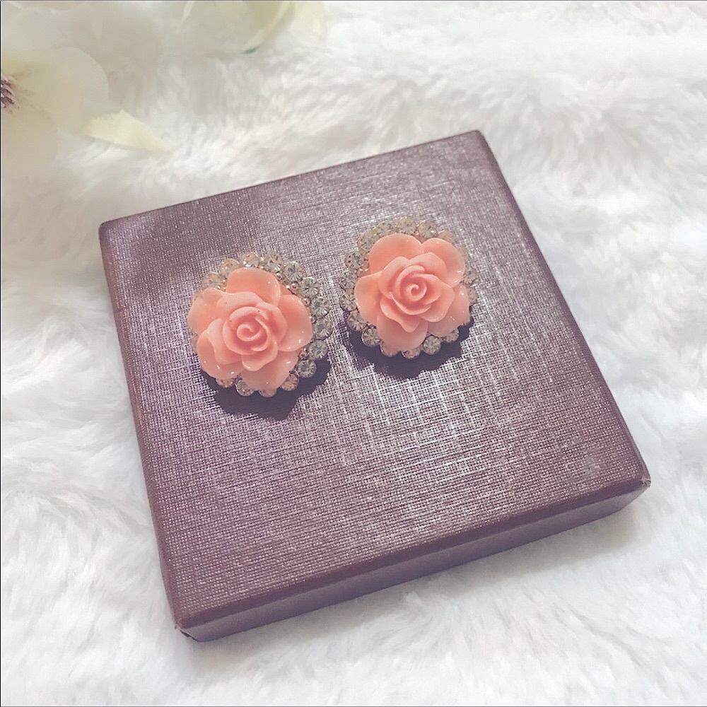 Lovely Peach Acrylic Rose w/💎Studs Halo Earrings - Picture 9 of 16